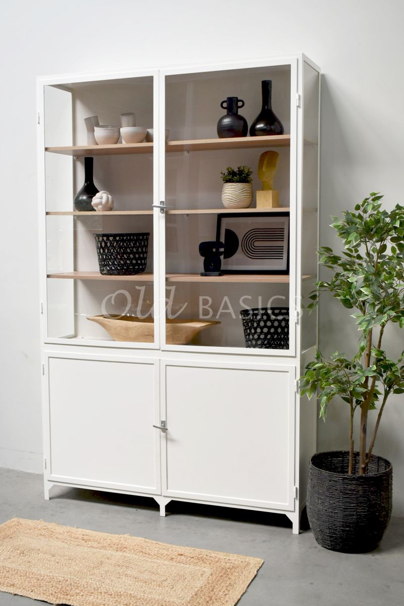 Detail van Apothekerskast Demi  Oak, 2 deuren, RAL9010, wit, materiaal staal